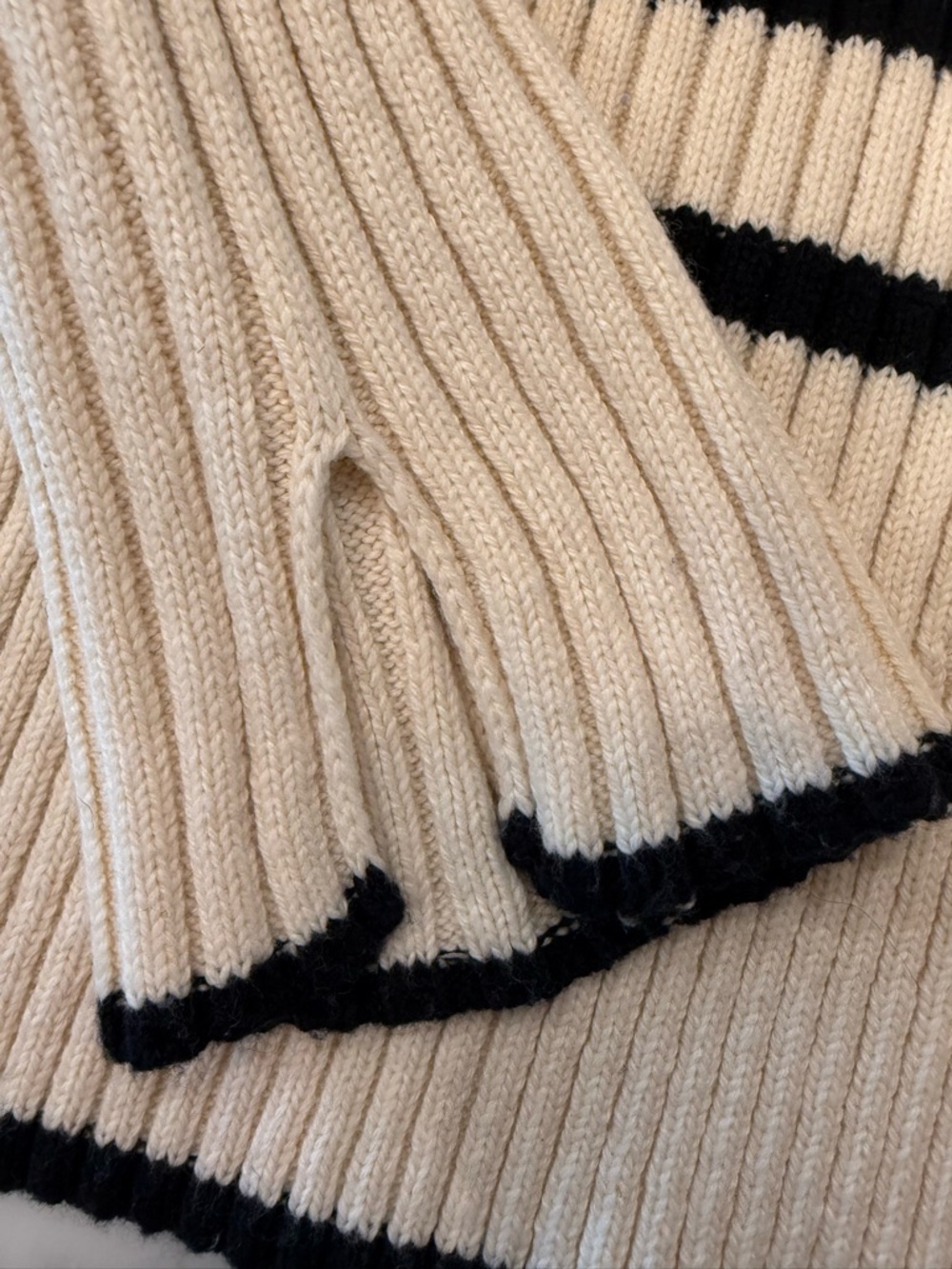 Zara Cream Ribbed Knit Sweater - Picture 3 of 3